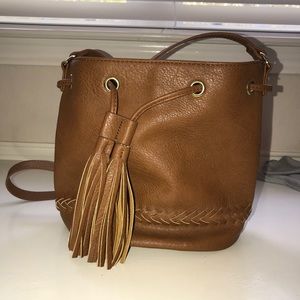 Forever 21 bucket crossbody